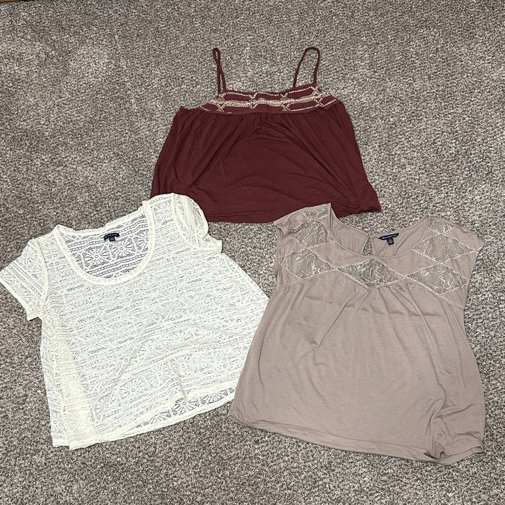 EUC❗️American Eagle Outfitters Tops Bundle - White, Tan, Burgundy